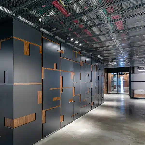 סורוקר אגמון, עורכי דין